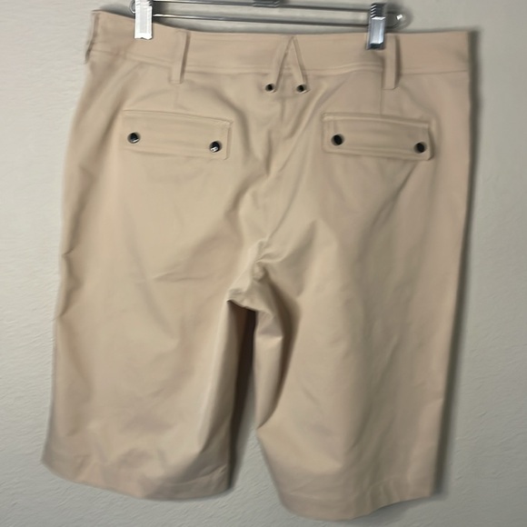 NWT GG BIUE Women’s Golf Shorts Bronze Tan CoolMax Fabric Outdoor Size 10 - Picture 2 of 10